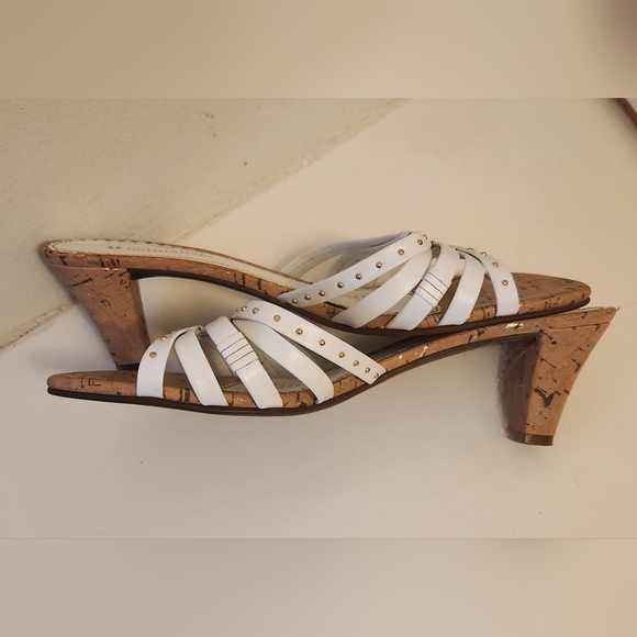 NATURALIZER Leather Sandal Size 7.5 White - Picture 2 of 6